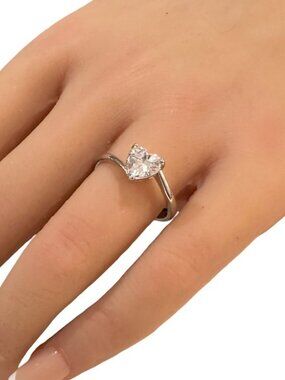 Vintage Solitaire Ring Silver Tone Heart Shaped Center Size 8 Womens